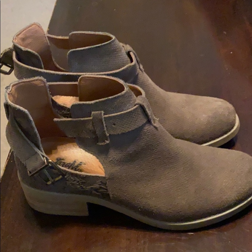 Boots - Picture 2 of 3